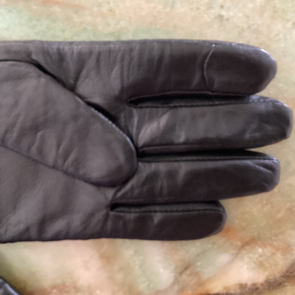 Michael Kors Quilted Leather Tech Gloves Fleece Lined Black Gold MK Logo - Picture 3 of 10